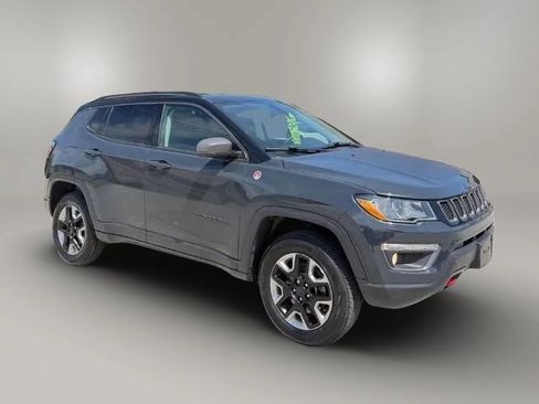 Used 2018 Jeep Compass Trailhawk w/ Cold Weather Group AWD/4WD image 2