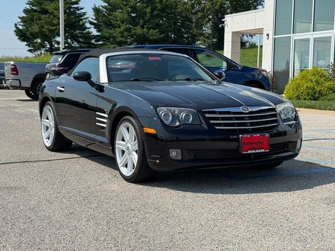 Used 2008 Chrysler Crossfire Limited RWD image 2