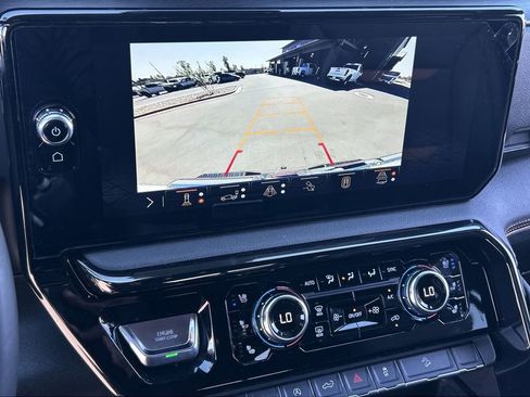 Used 2025 GMC Sierra 1500 AT4 w/ AT4 Premium Package AWD/4WD image 15