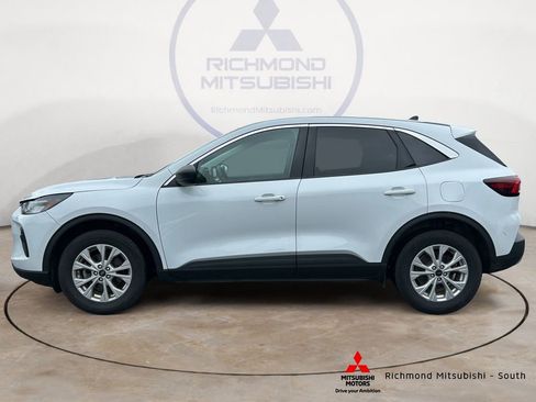 Used 2023 Ford Escape Active AWD/4WD image 6