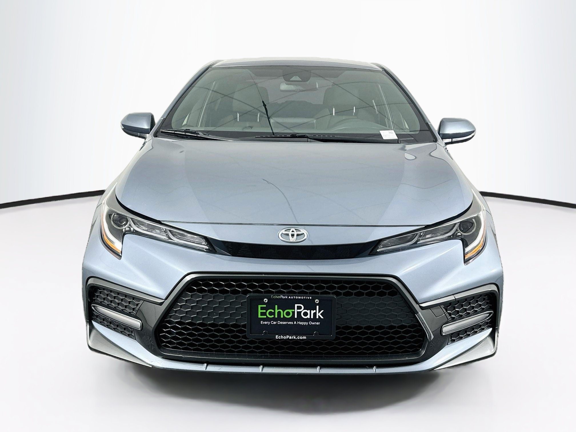 Used 2022 Toyota Corolla SE FWD image 2