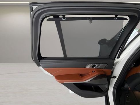 Used 2025 BMW X5 xDrive40i w/ Executive Package image 31