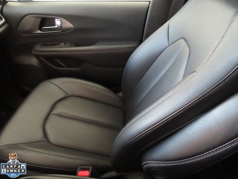 Used 2025 Chrysler Pacifica Select FWD image 21