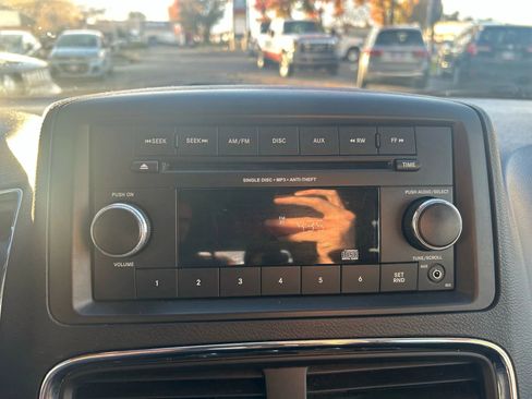 Used 2016 Dodge Grand Caravan American Value Package image 8