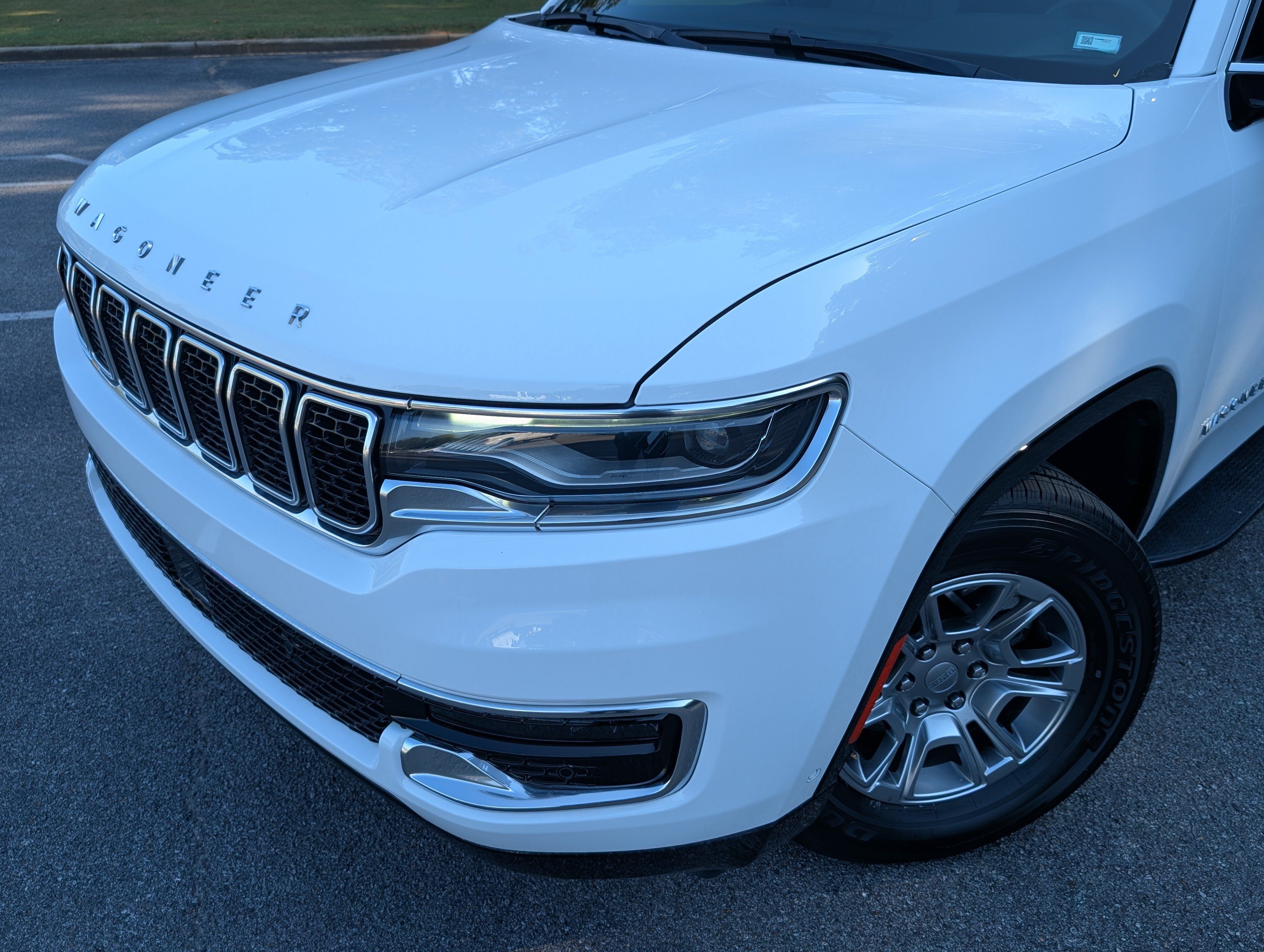 Used 2024 Jeep Wagoneer L 2WD image 14