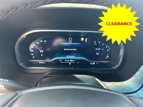 Used 2023 Chevrolet Suburban LT image 32