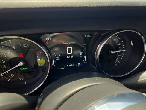 Used 2021 Jeep Wrangler Unlimited Sahara w/ Cold Weather Group AWD/4WD image 10