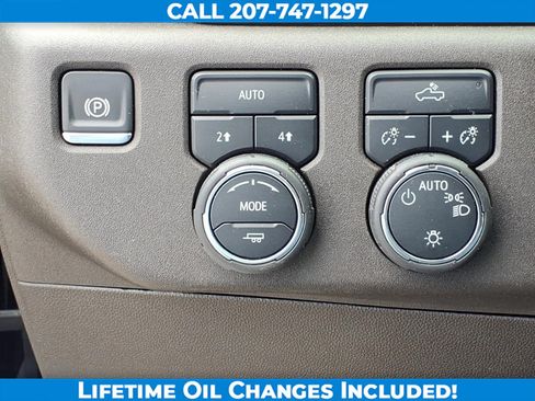 Used 2025 Chevrolet Silverado 1500 LT AWD/4WD image 16