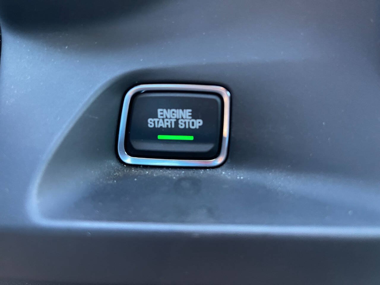 Used 2020 Chevrolet Camaro LT RWD image 27