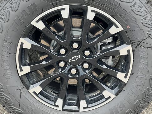 Used 2026 Chevrolet Traverse Z71 w/ Driver Confidence Package AWD/4WD image 10