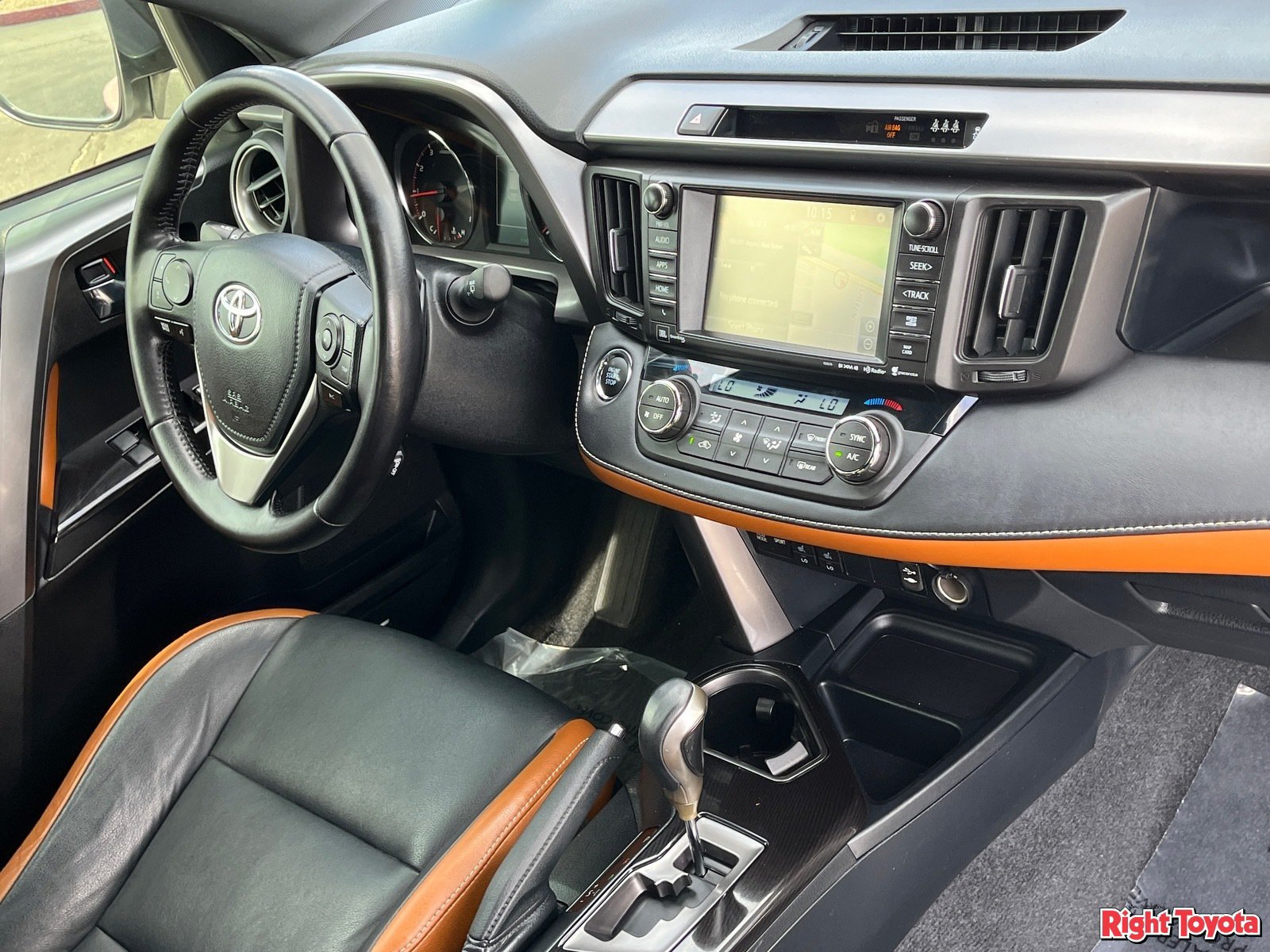 Certified 2017 Toyota RAV4 SE FWD image 13