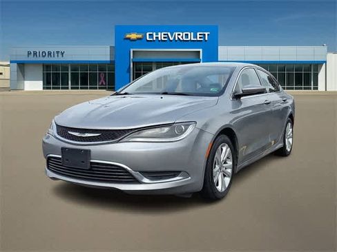 Used 2016 Chrysler 200 Limited image 1