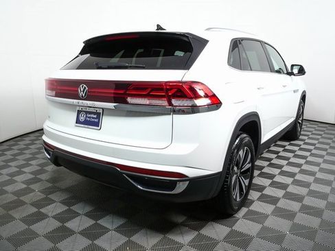 Certified 2025 Volkswagen Atlas Cross Sport SE image 21