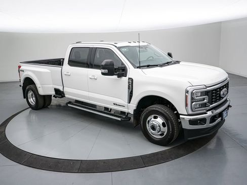Certified 2026 Ford F350 Lariat image 2