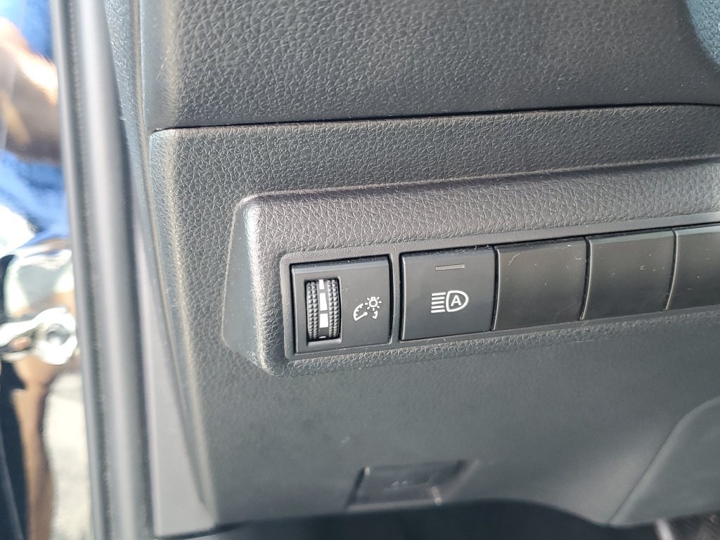 Used 2024 Toyota Corolla LE FWD image 10