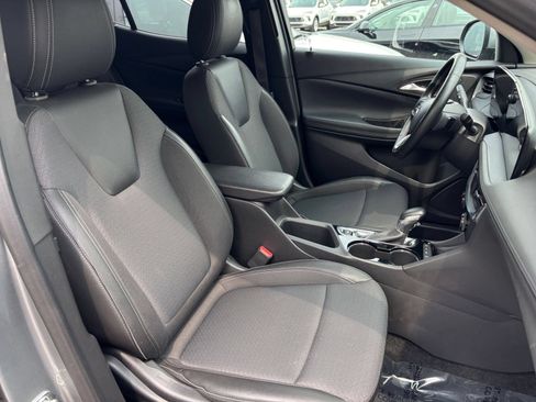Used 2025 Buick Encore GX Preferred AWD/4WD image 35