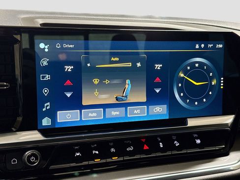 Used 2024 Chevrolet Silverado 1500 High Country w/ Technology Package image 19