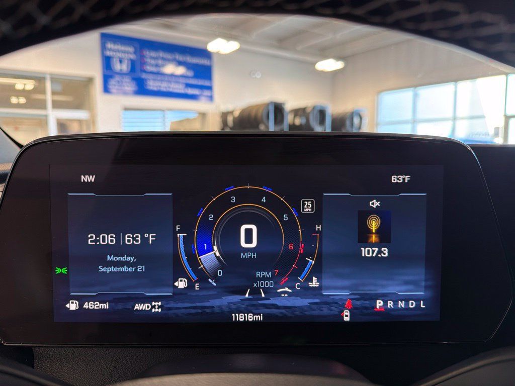 Used 2026 Chevrolet Traverse LT w/ Driver Confidence Package AWD/4WD image 11