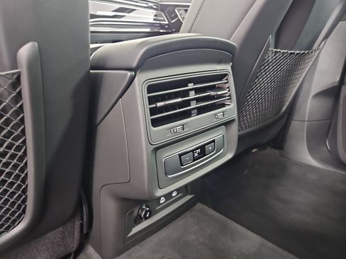 Certified 2025 Audi Q7 3.0T Premium image 38