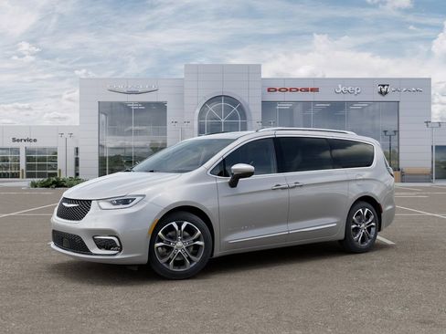 New 2026 Chrysler Pacifica Pinnacle w/ Trailer Tow Group FWD image 2