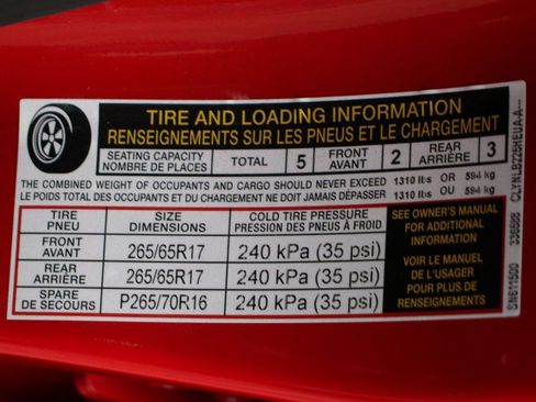 Used 2025 Nissan Frontier SV image 43