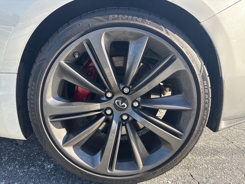 Used 2018 INFINITI Q60 Red Sport 400 w/ Sensory Package 3.0T Sport image 4