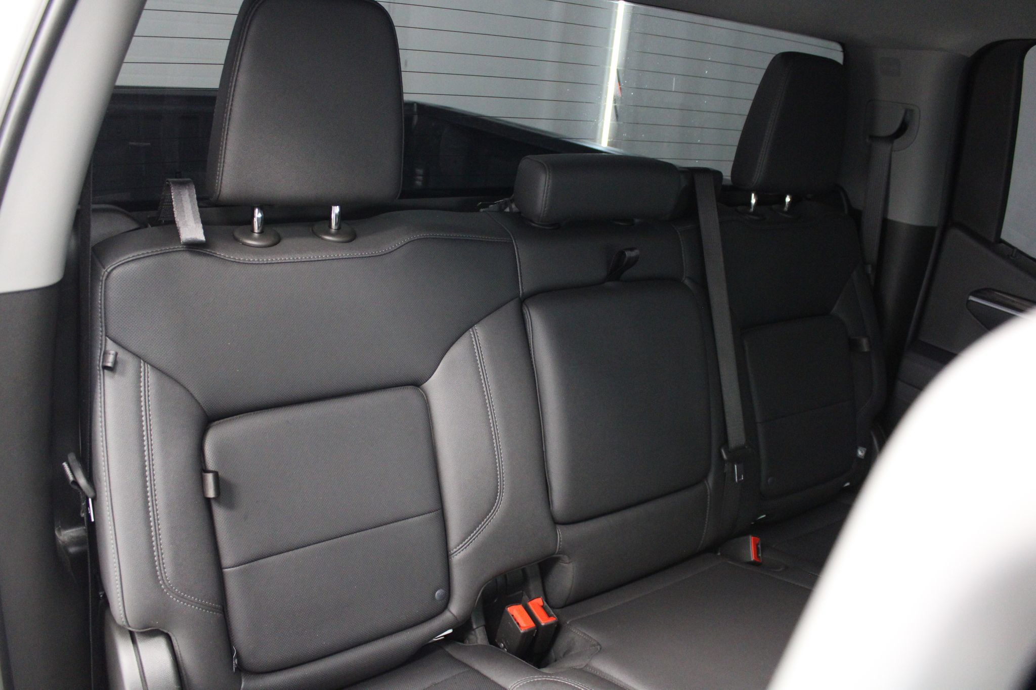 Used 2025 Chevrolet Silverado 1500 LTZ AWD/4WD image 27