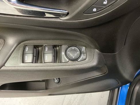 Used 2024 Chevrolet Equinox LT FWD image 11
