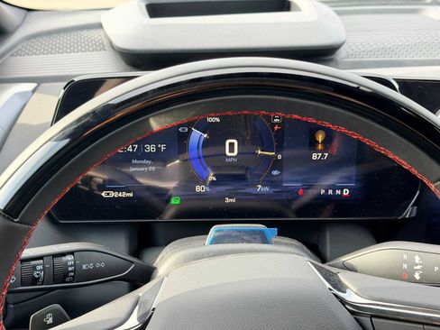 New 2026 Chevrolet Equinox EV RS image 30