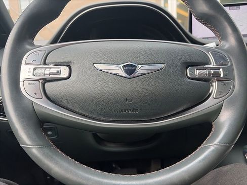 Used 2022 Genesis GV70 2.5T w/ Advanced Package AWD/4WD image 11