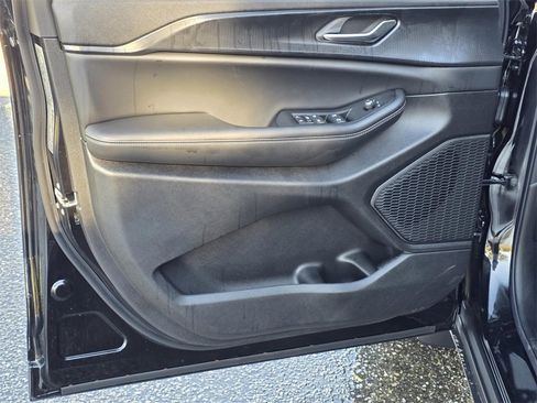 New 2025 Jeep Grand Cherokee Altitude image 31