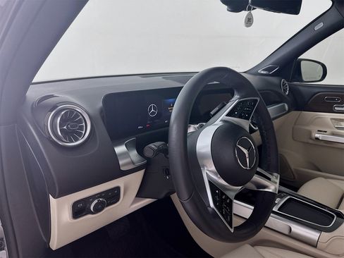 Used 2025 Mercedes-Benz GLB 250 GLB 250 image 10