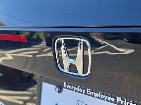 Used 2025 Honda Accord Sport image 29