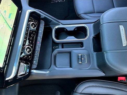 New 2026 GMC Sierra 2500 Denali w/ Denali Reserve Package image 8