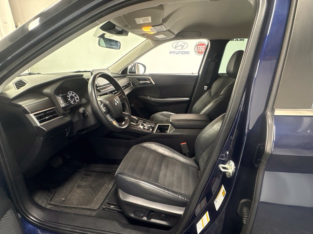 Used 2022 Mitsubishi Outlander SE AWD/4WD image 17