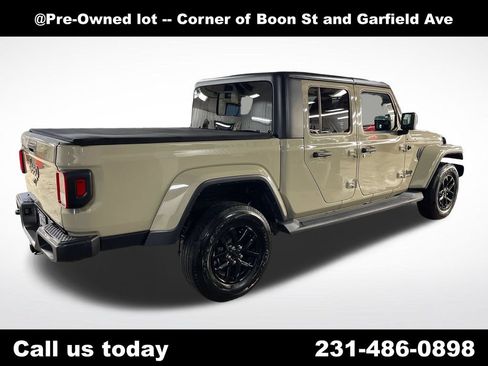 Used 2022 Jeep Gladiator Sport AWD/4WD image 5