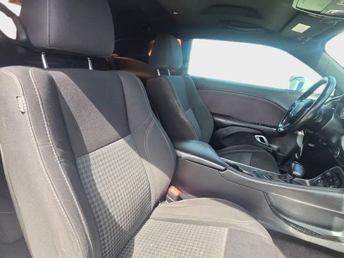 Used 2015 Dodge Challenger SXT RWD image 11