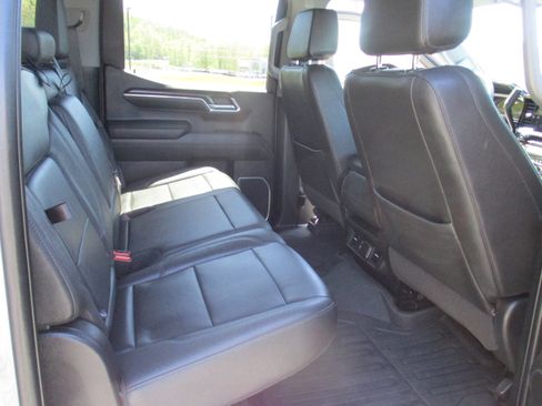 Certified 2023 GMC Sierra 1500 SLT AWD/4WD image 13