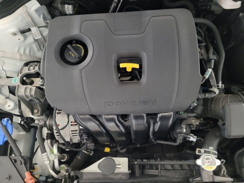 Used 2019 Hyundai Elantra SE FWD image 30