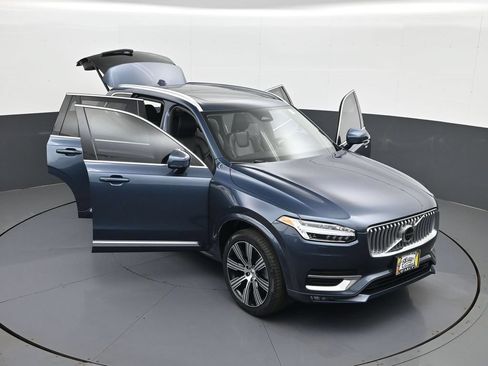 Used 2023 Volvo XC90 B6 Ultimate w/ Protection Package Premier AWD/4WD image 36
