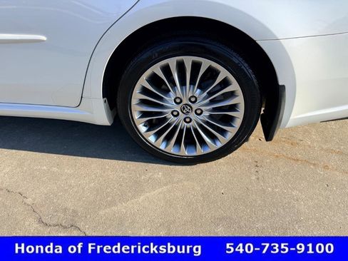 Used 2016 Toyota Avalon Limited image 11