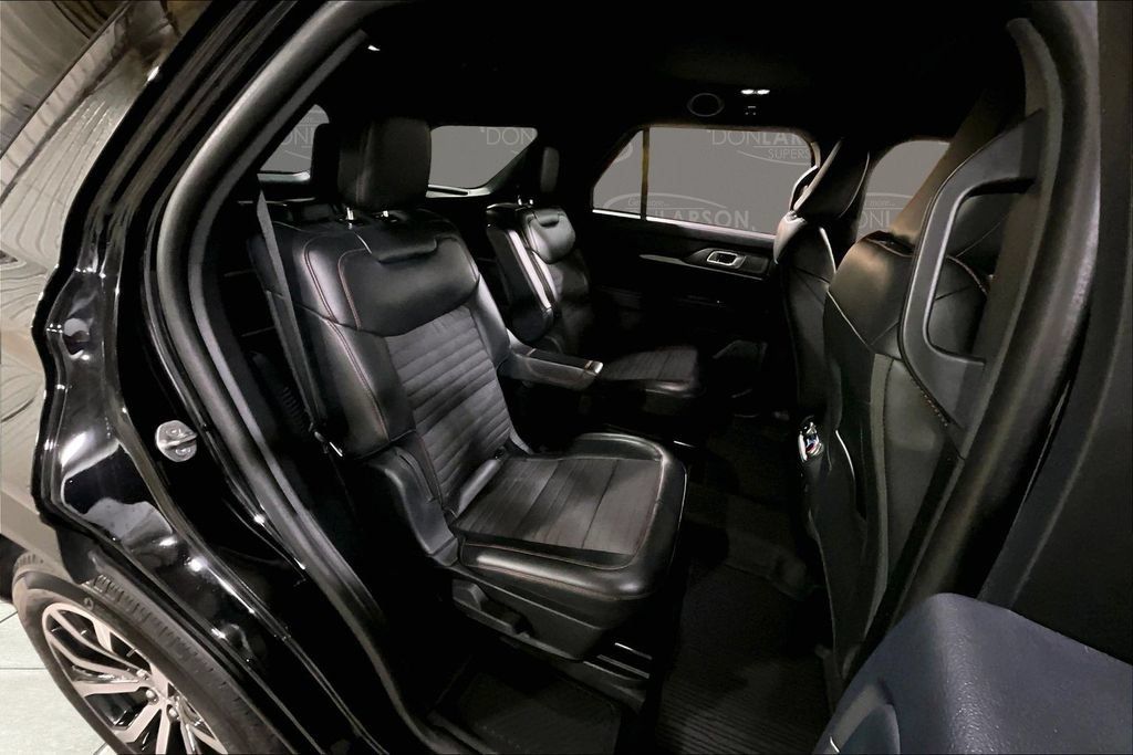Certified 2025 Ford Explorer ST-Line AWD/4WD image 19