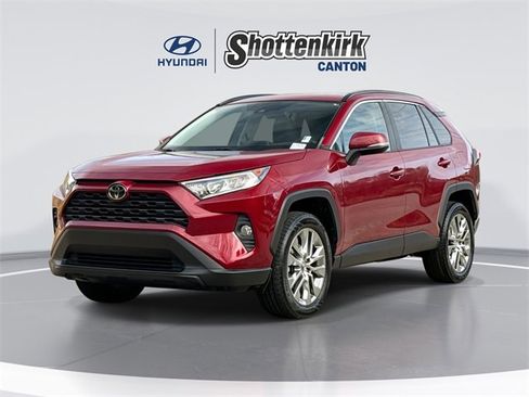 Used 2020 Toyota RAV4 XLE Premium image 1
