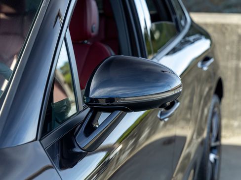 New 2025 Porsche Macan image 17