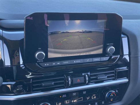 New 2025 Nissan Pathfinder SV w/ Black Appearance Package image 28