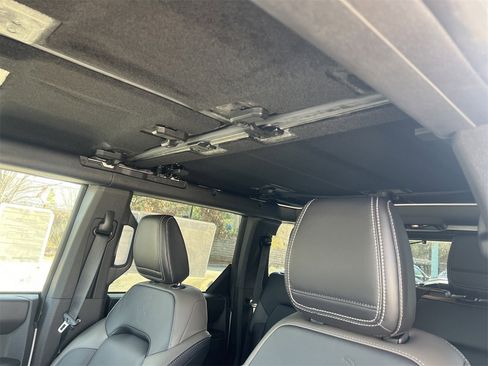 New 2025 Ford Bronco Outer Banks image 13