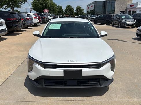 Used 2025 Kia K4 FWD image 2