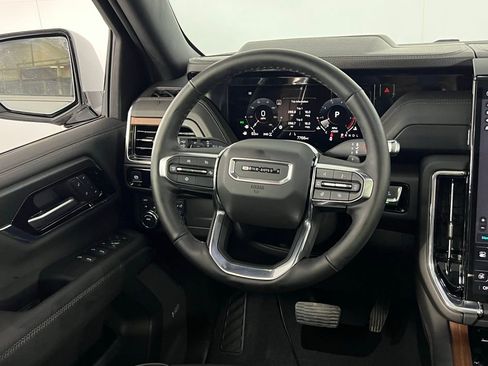 Used 2025 GMC Yukon Denali image 16