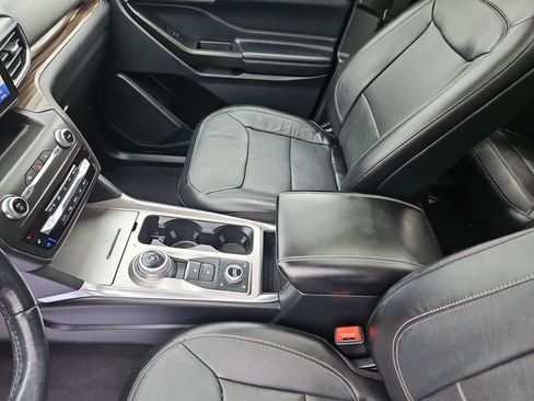 Used 2020 Ford Explorer Limited image 27