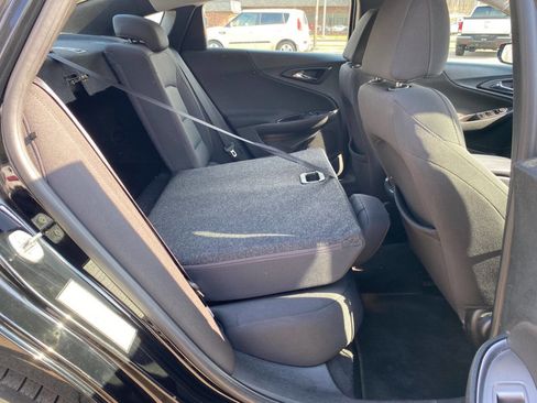 Used 2017 Chevrolet Malibu LT image 36